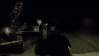 秃顶中年大叔幸福生活，两个嫩妹激情双飞，操完一个再换另一个，后入骑乘爆插骚穴让人很羡慕