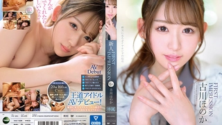 出轨女孩在男友看时给他口交