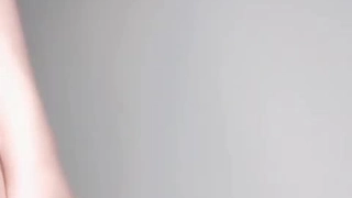 妈妈们和爸爸们玩弄他的继女的阴部