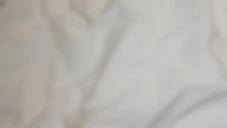 大胸美女白领,聚餐喝几个男同事带回出租屋轮流啪啪