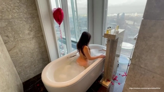 伙同女主播套路外围美女玩双飞
