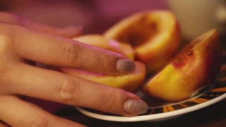 美乳胸大的性感平面嫩模美女被土豪摄影师约到工作室拍摄捆绑照片时被振动棒搞到高潮自己坐鸡鸡上操!国语!