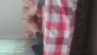 今夜雙飛美女，兩個妹子舌吻69互舔，配合默契淫蕩指數爆表，激情啪啪淫靡刺激…