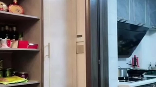 两对夫妇沉迷于热辣的四人行,深喉和口交动作