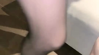 長腿巨乳朵兒掀起包臀連衣裙揩油