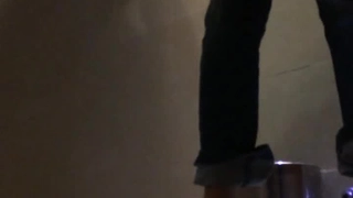 小哥哥旅馆约啪巨乳正妹，干一次不够还要她穿上高跟鞋继续干～