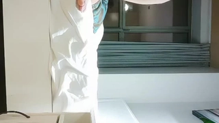 九头身170CM【木槿七七】美腿水蛇腰，狂妞屁股搔首弄姿，厕所尿尿，倒立一字马看肥穴