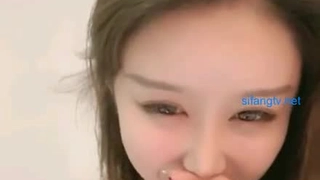 高颜值女神级美女趁男友不在家沙发床上猛烈狂操这次把美女快干瘫