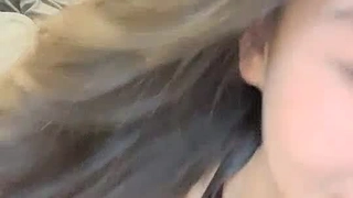 业余曲线美女从后面接受并乞求更多
