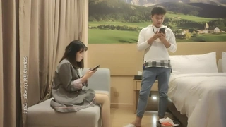 逼毛浓密的欲望少妇被操的直呼：老公，好爽啊”